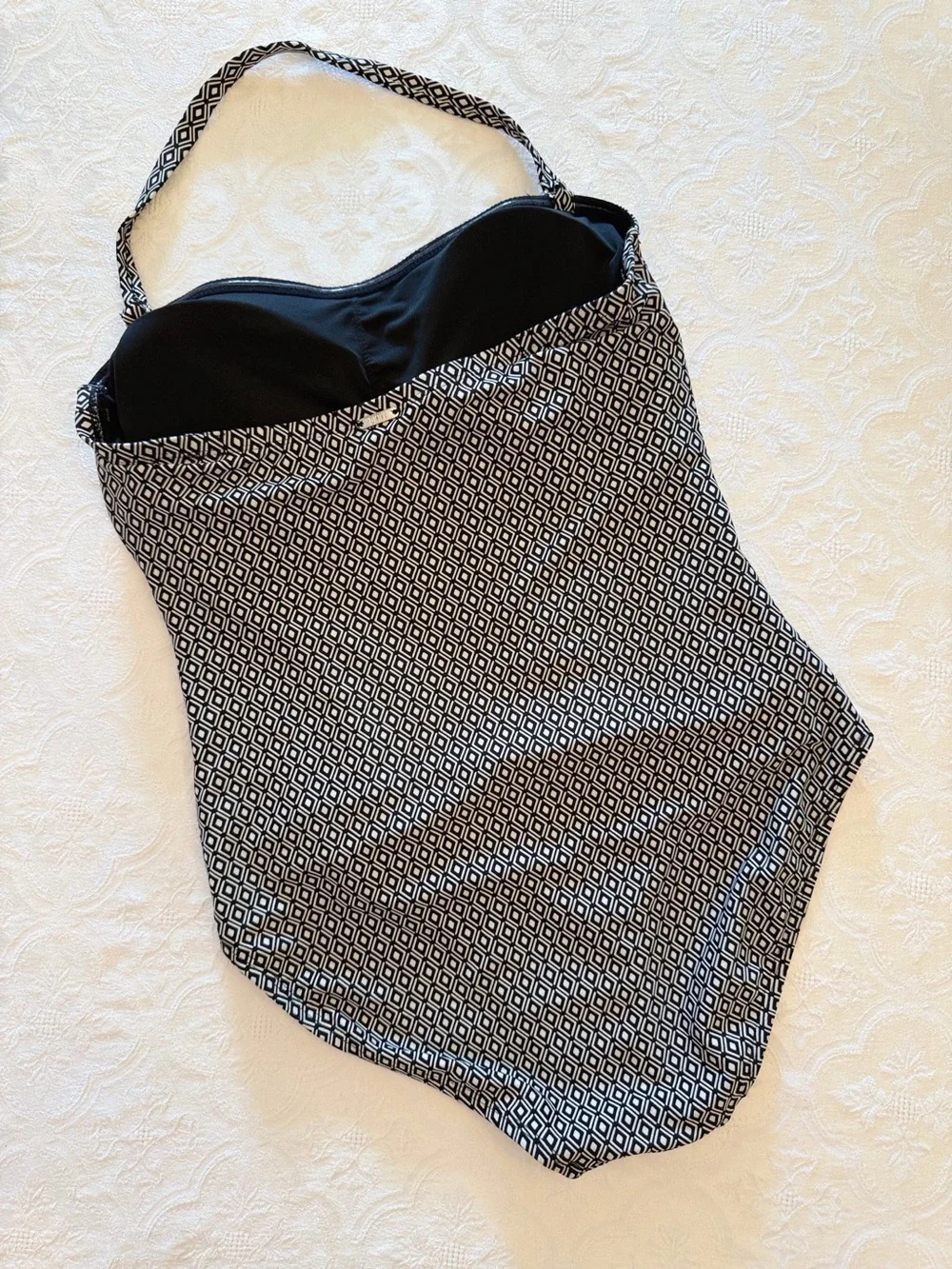 DKNY Swimsuit Size L Black White Geometric Print Halter Tummy Control Ruched - Picture 11 of 12